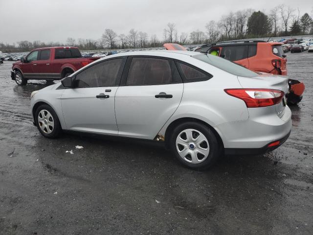 1FAHP3E24CL224410 - 2012 FORD FOCUS S SILVER photo 2