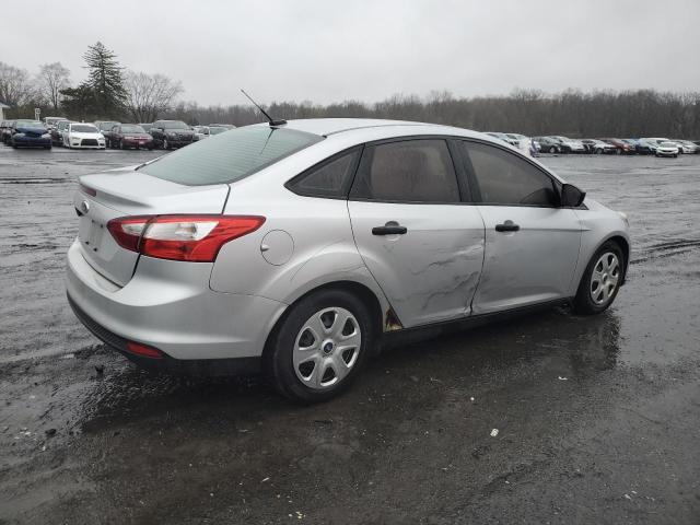 1FAHP3E24CL224410 - 2012 FORD FOCUS S SILVER photo 3