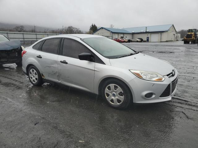 1FAHP3E24CL224410 - 2012 FORD FOCUS S SILVER photo 4