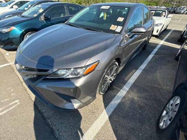 4T1B11HK5JU674622 - 2018 TOYOTA CAMRY L GRAY photo 2