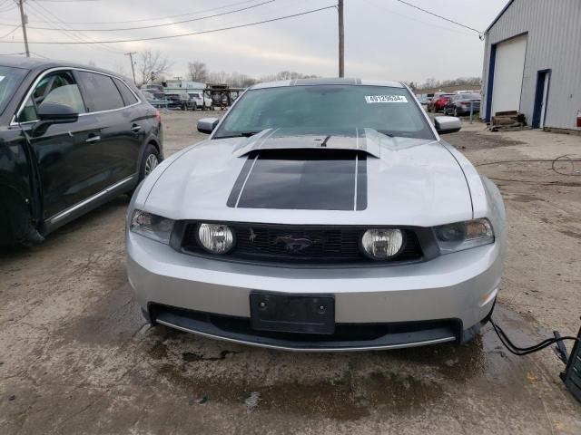 1ZVBP8CH9A5133068 - 2010 FORD MUSTANG GT SILVER photo 5