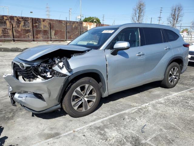 5TDGZRAH0MS528394 - 2021 TOYOTA HIGHLANDER XLE 银色 照片 1