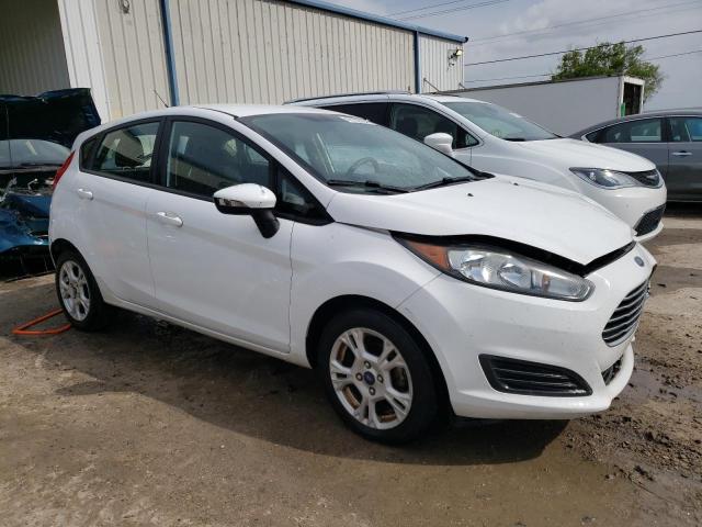 3FADP4EJXGM175830 - 2016 FORD FIESTA SE WHITE photo 4