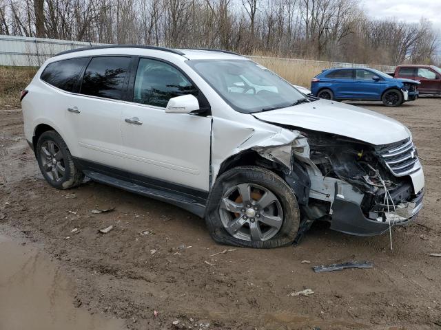 1GNKRHKD7HJ338098 - 2017 CHEVROLET TRAVERSE LT WHITE photo 4