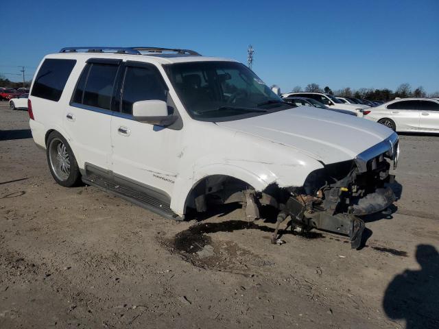 5LMFU27R03LJ15529 - 2003 LINCOLN NAVIGATOR WHITE photo 4