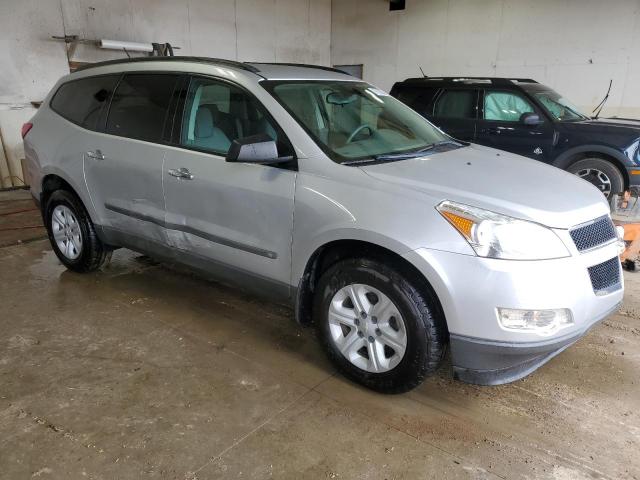 1GNLVEEDXAS106928 - 2010 CHEVROLET TRAVERSE LS SILVER photo 4