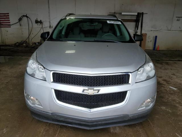 1GNLVEEDXAS106928 - 2010 CHEVROLET TRAVERSE LS SILVER photo 5