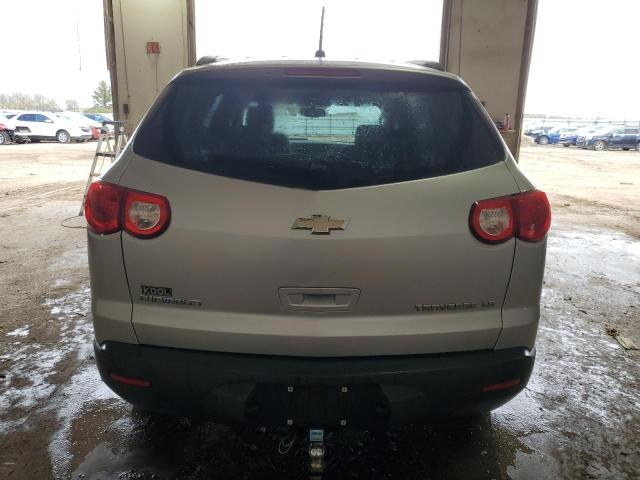 1GNLVEEDXAS106928 - 2010 CHEVROLET TRAVERSE LS SILVER photo 6