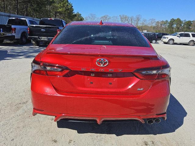 4T1G11AK7PU133435 - 2023 TOYOTA CAMRY SE NIGHT SHADE RED photo 6