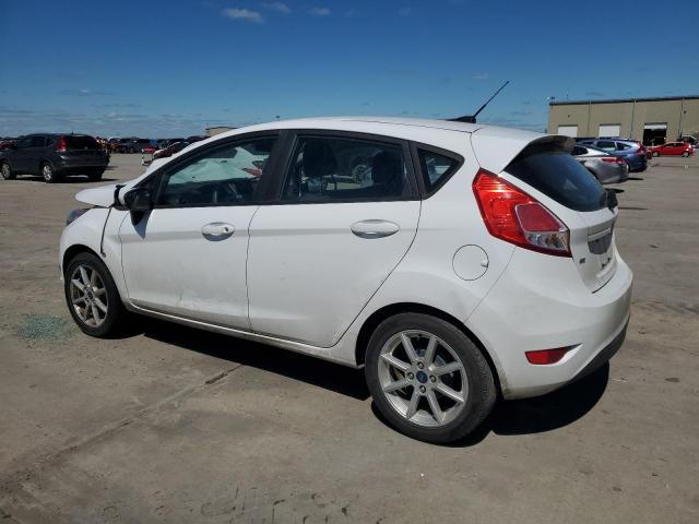 3FADP4EJ4KM105961 - 2019 FORD FIESTA SE WHITE photo 2