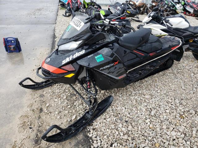 2BPSUUJA2JV000043 - 2018 SKI SNOWMOBILE BLACK photo 2