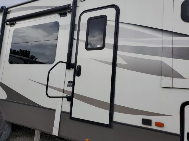 4YDF37422L4701042 - 2020 KEYSTONE MONTANA TWO TONE photo 8