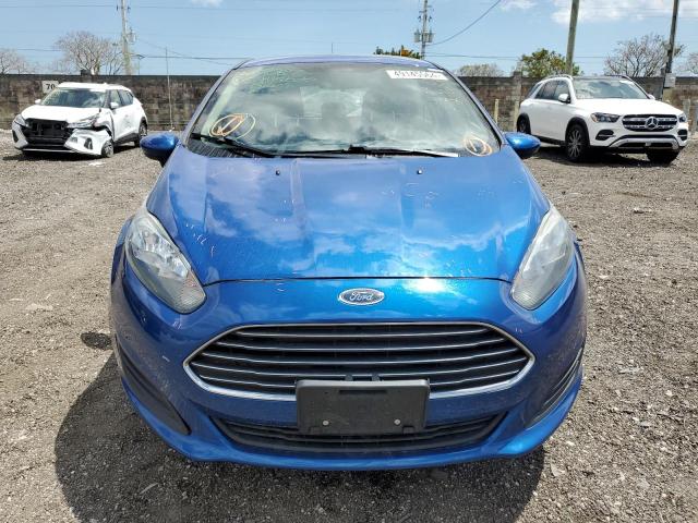 3FADP4EJ4JM123164 - 2018 FORD FIESTA SE BLUE photo 5