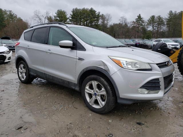 1FMCU9G98EUB68023 - 2014 FORD ESCAPE SE SILVER photo 4