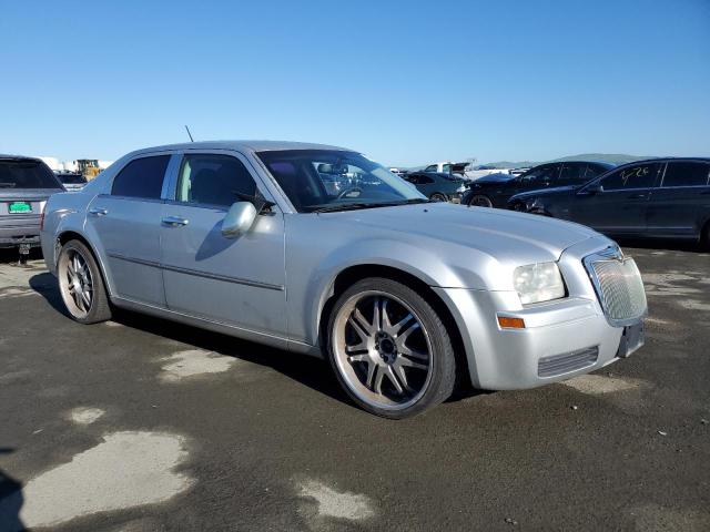 2C3LA43R08H328834 - 2008 CHRYSLER 300 LX SILVER photo 4