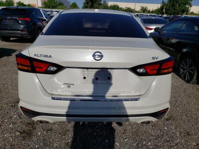 1N4BL4DVXMN387927 - 2021 NISSAN ALTIMA SV WHITE photo 6