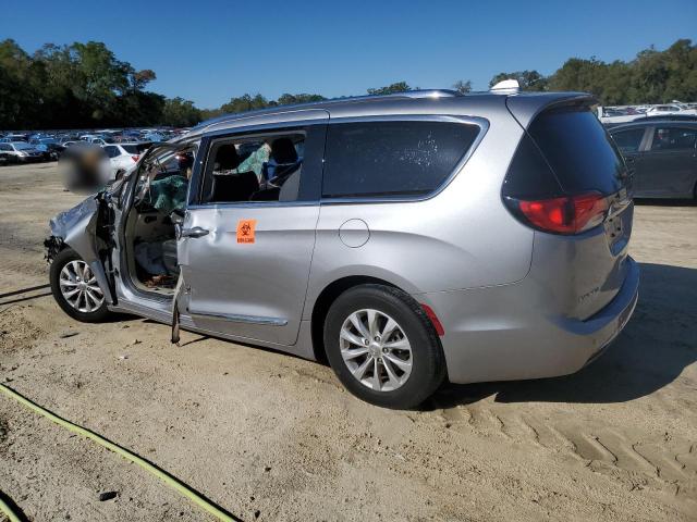 2C4RC1BGXJR192727 - 2018 CHRYSLER PACIFICA TOURING L SILVER photo 2