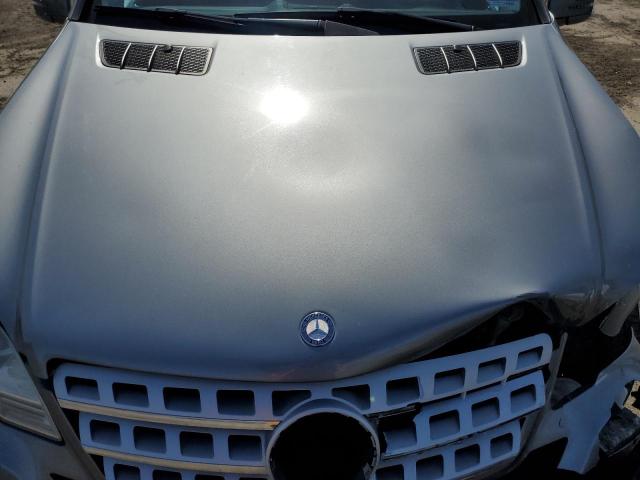 4JGBB8GB1BA671517 - 2011 MERCEDES-BENZ ML 350 4MATIC GRAY photo 12
