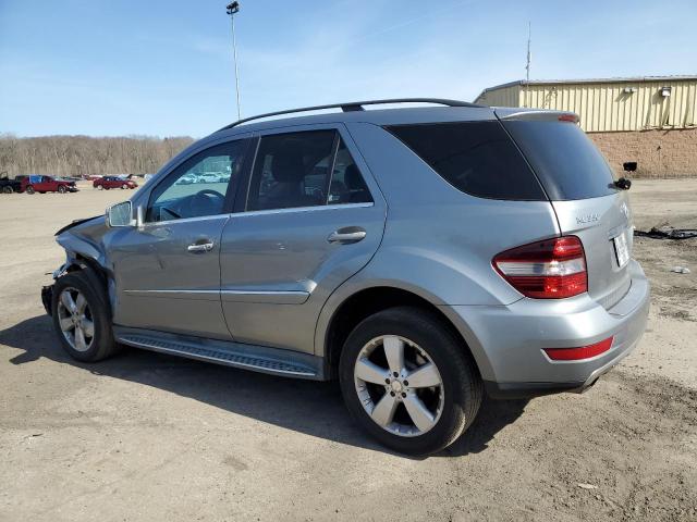 4JGBB8GB1BA671517 - 2011 MERCEDES-BENZ ML 350 4MATIC GRAY photo 2