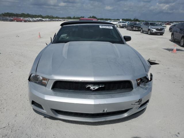 1ZVBP8EN9A5178465 - 2010 FORD MUSTANG SILVER photo 5