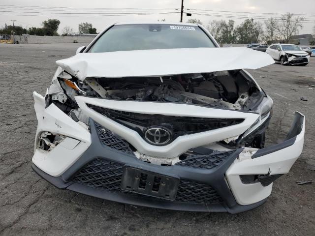 JTNB11HK3J3004704 - 2018 TOYOTA CAMRY L WHITE photo 5