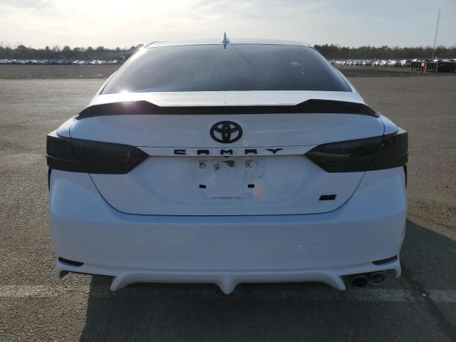 4T1G11AK3PU723521 - 2023 TOYOTA CAMRY SE NIGHT SHADE WHITE photo 6