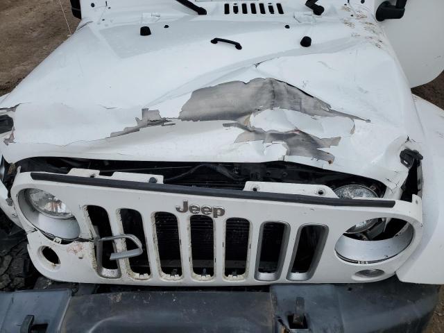 1C4BJWEG9GL172471 - 2016 JEEP WRANGLER U SAHARA WHITE photo 11