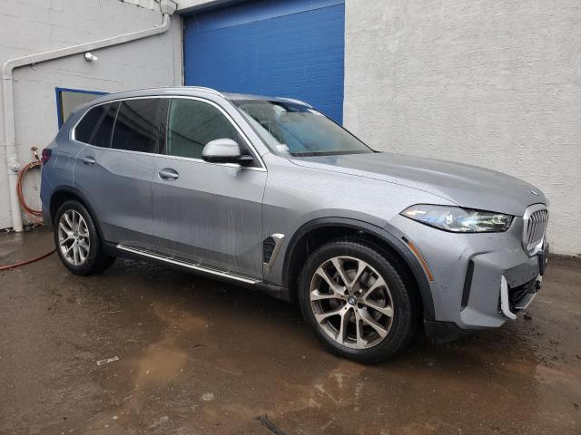 5UX23EU00R9S15277 - 2024 BMW X5 XDRIVE40I GRAY photo 4