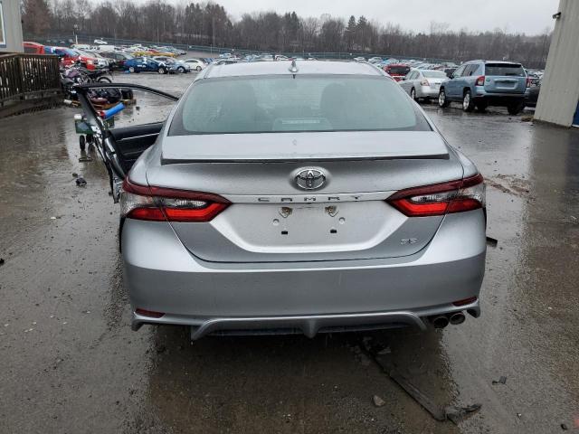 4T1G11AK4NU623036 - 2022 TOYOTA CAMRY SE SILVER photo 6