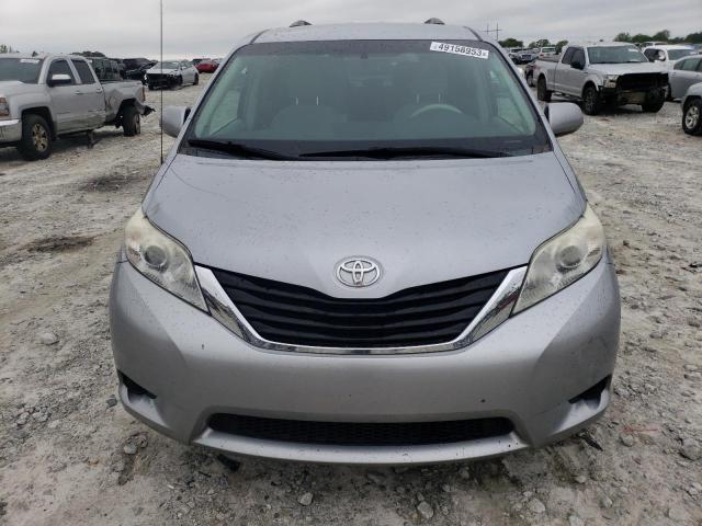 5TDKK3DC2CS230102 - 2012 TOYOTA SIENNA LE SILVER photo 5