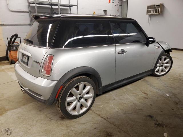 WMWRE335X6TJ36299 - 2006 MINI COOPER S SILVER photo 3