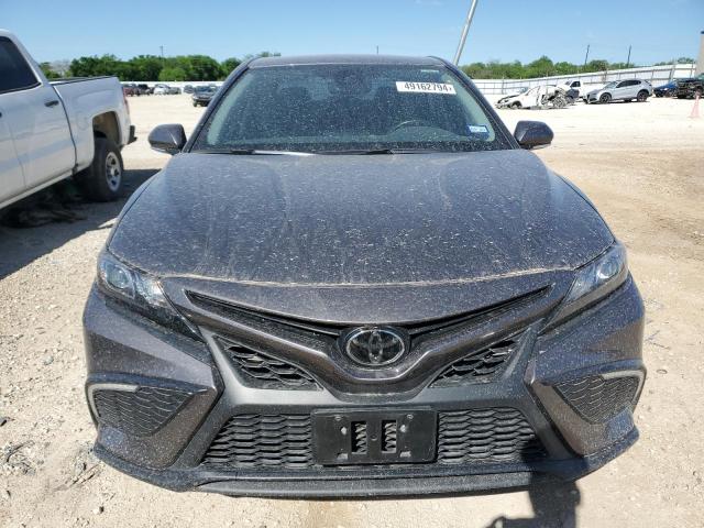 4T1G11AK8PU168016 - 2023 TOYOTA CAMRY SE NIGHT SHADE GRAY photo 5