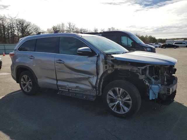 5TDJKRFHXFS116117 - 2015 TOYOTA HIGHLANDER XLE 银色 照片 4