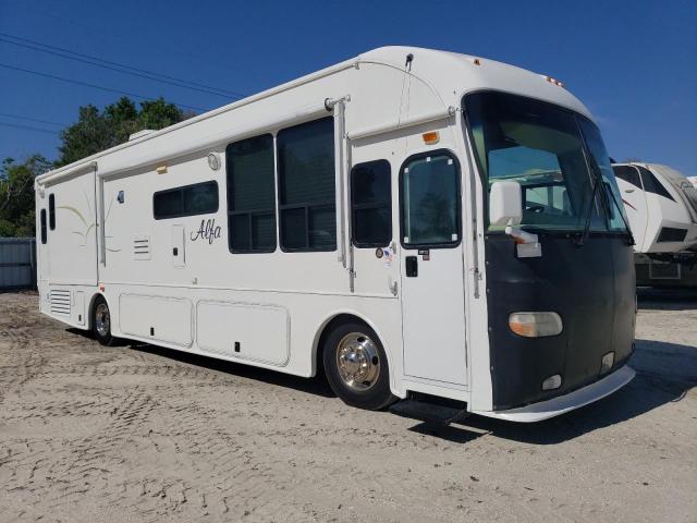 2004 FREIGHTLINER CHASSIS X LINE MOTOR HOME, 