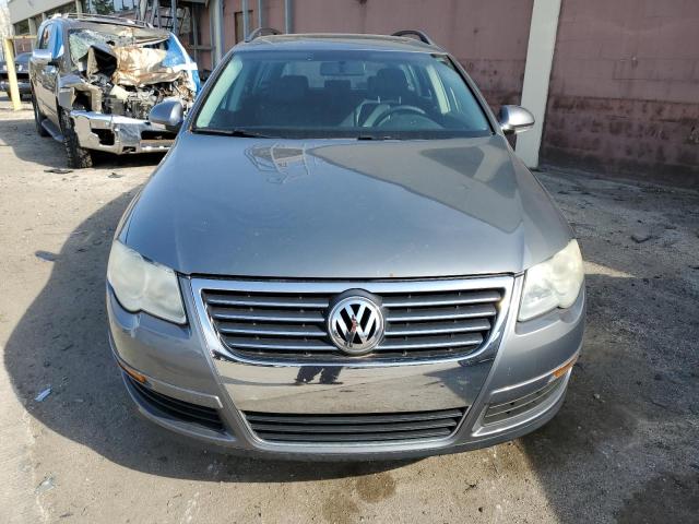 WVWLK73C98E048942 - 2008 VOLKSWAGEN PASSAT WAGON KOMFORT GRAY photo 5