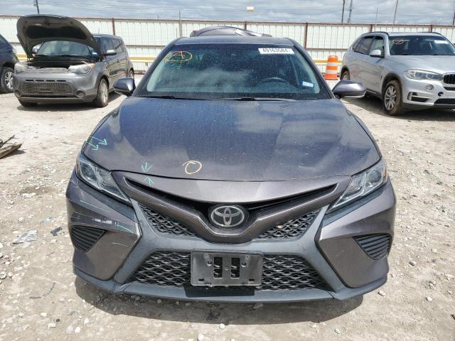 4T1B11HK7JU079836 - 2018 TOYOTA CAMRY L GRAY photo 5