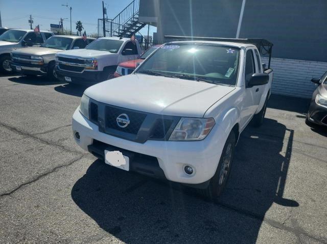 1N6AD0CU7CC469285 - 2012 NISSAN FRONTIER SV WHITE photo 2