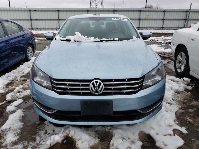 1VWCH7A34CC051332 - 2012 VOLKSWAGEN PASSAT SEL BLUE photo 5