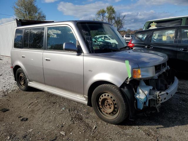 JTLKT324764107571 - 2006 TOYOTA SCION XB SILVER photo 4