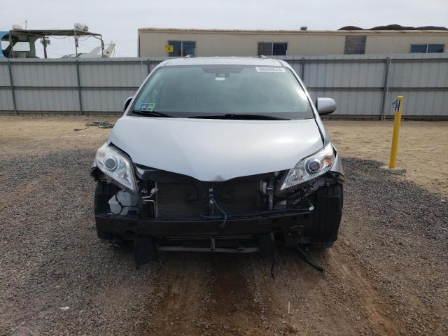 5TDYZ3DC5LS043720 - 2020 TOYOTA SIENNA XLE SILVER photo 5