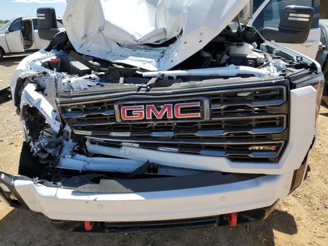 1GT49PE70RF311735 - 2024 GMC SIERRA K2500 AT4 WHITE photo 11