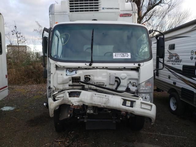 JALE5W167L7300304 - 2020 ISUZU NQR WHITE photo 5