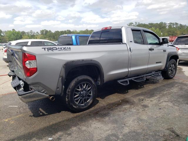 5TFCW5F18JX023687 - 2018 TOYOTA TUNDRA DOUBLE CAB SR/SR5 SILVER photo 3