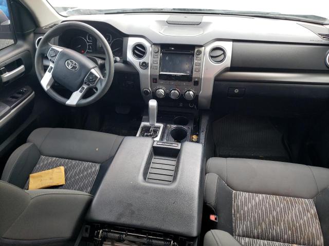 5TFCW5F18JX023687 - 2018 TOYOTA TUNDRA DOUBLE CAB SR/SR5 SILVER photo 8