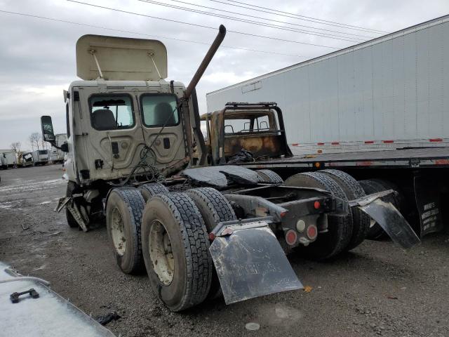 1FUJGBDV5CLBM7494 - 2012 FREIGHTLINER CASCADIA 1 WHITE photo 3