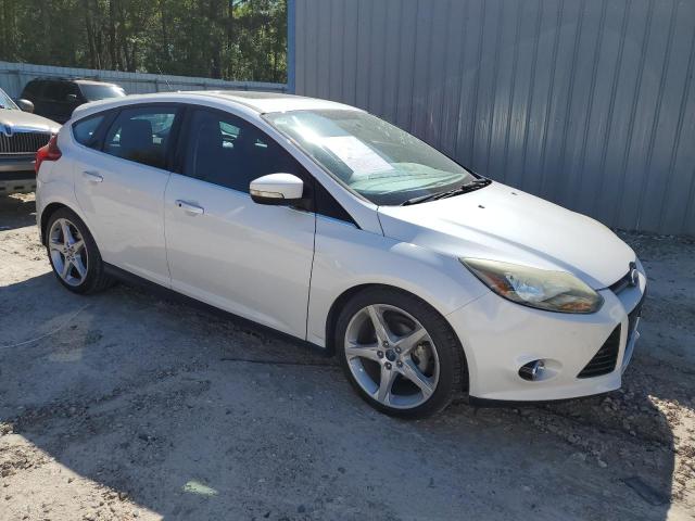 1FADP3N23EL104177 - 2014 FORD FOCUS TITANIUM WHITE photo 4