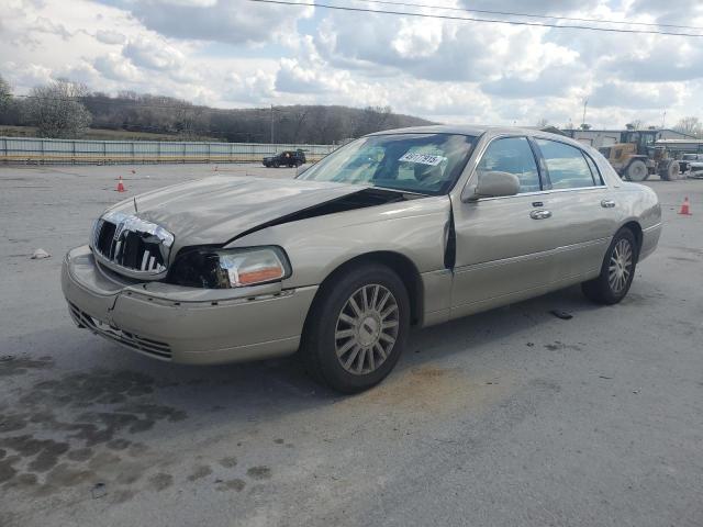 2004 LINCOLN TOWN CAR EXECUTIVE, null