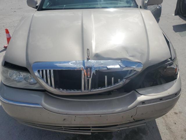 1LNHM81W44Y607269 - 2004 LINCOLN TOWN CAR EXECUTIVE Beige Foto 11