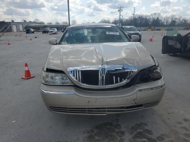 1LNHM81W44Y607269 - 2004 LINCOLN TOWN CAR EXECUTIVE Beige Foto 5