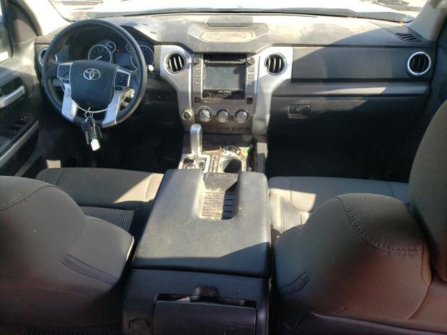 5TFCY5F1XFX018699 - 2015 TOYOTA TUNDRA DOUBLE CAB SR/SR5 SILVER photo 8